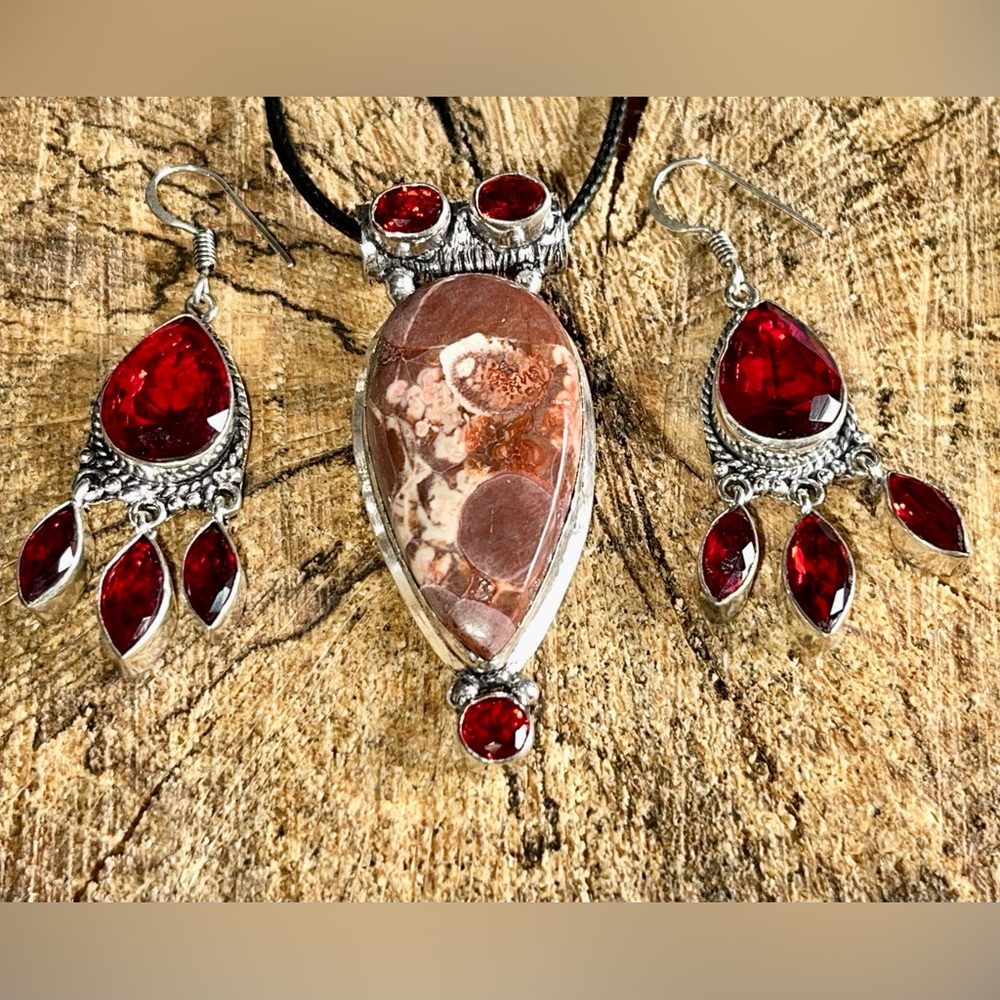 Mexican Birds Eye Jasper Pendant & Earrings